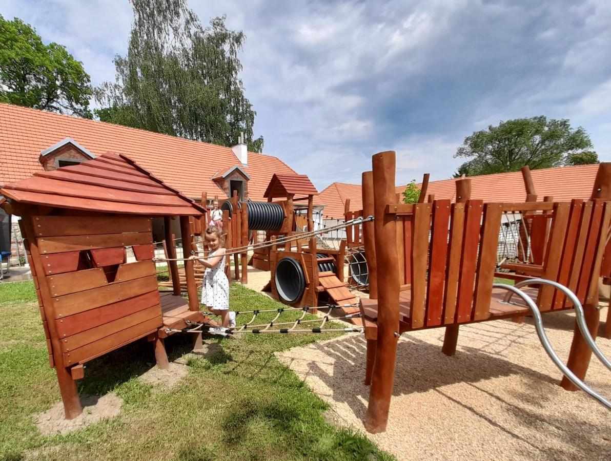 Residence Tvrz Skočice Skocice Exterior foto