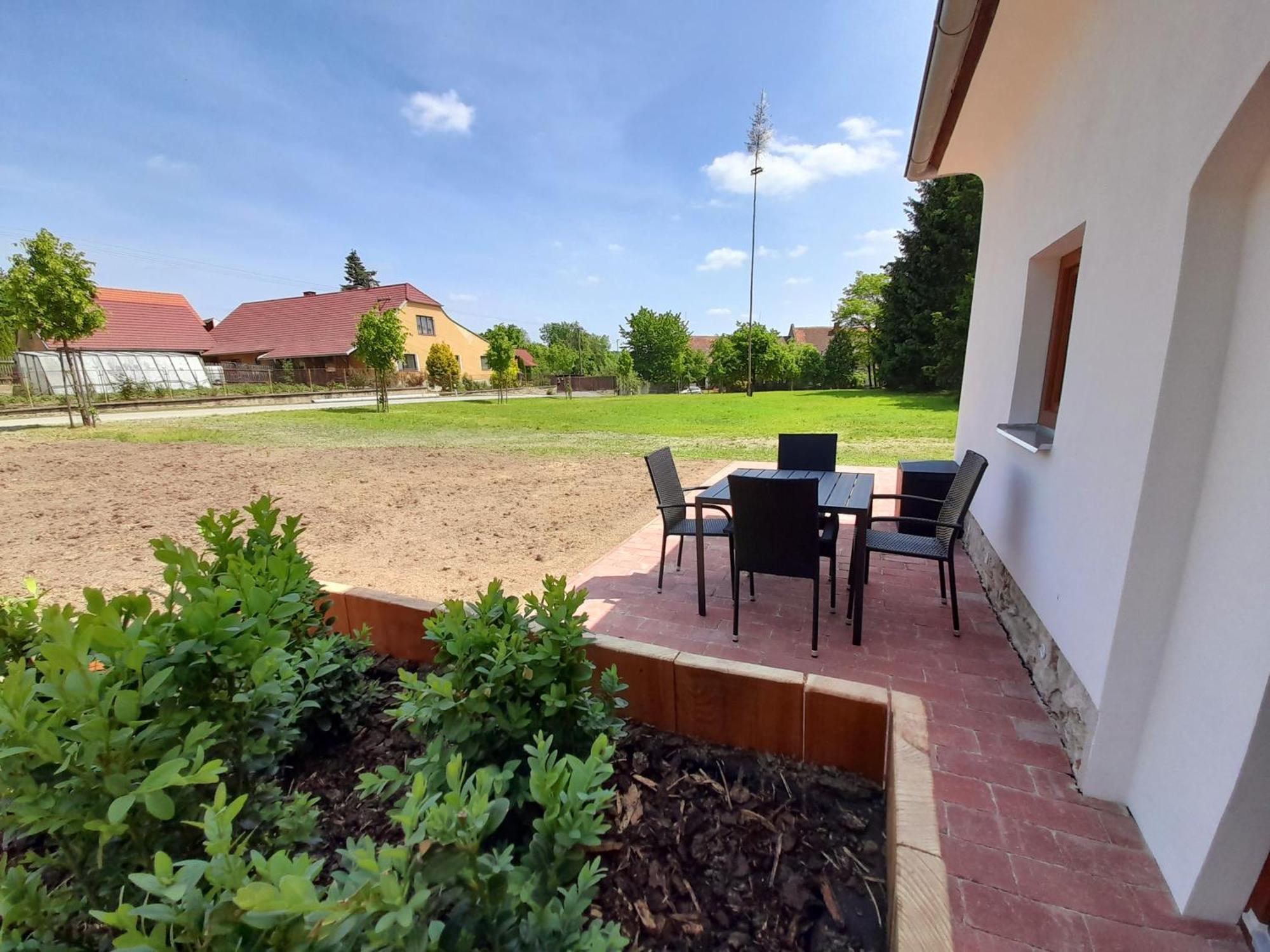 Residence Tvrz Skočice Skocice Exterior foto