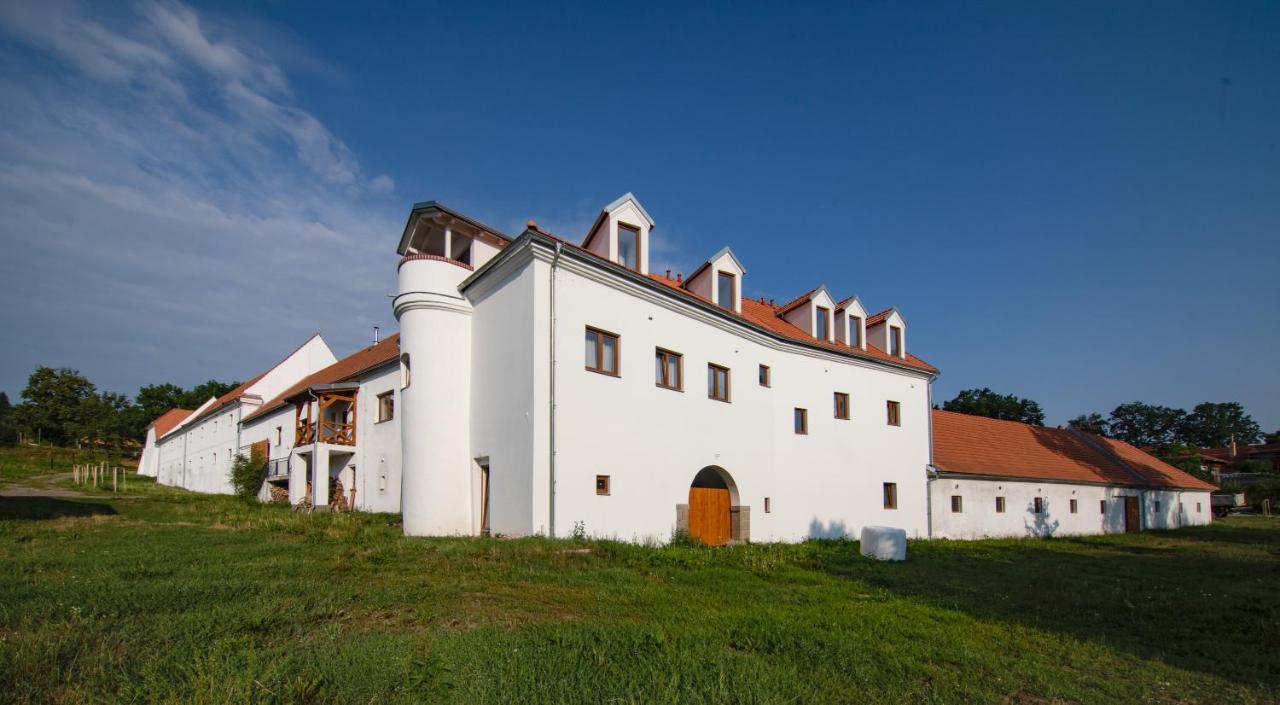 Residence Tvrz Skočice Skocice Exterior foto