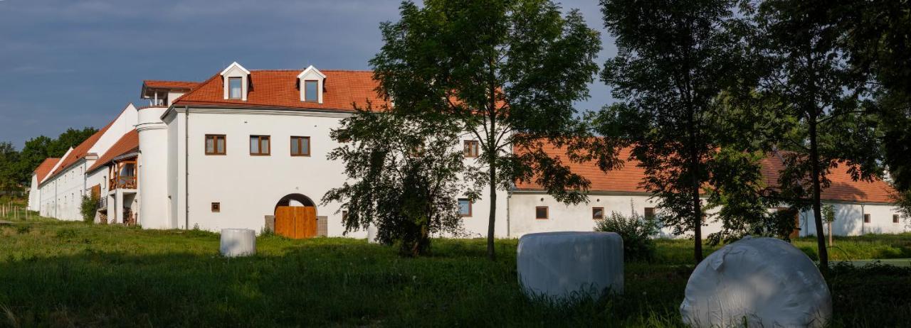 Residence Tvrz Skočice Skocice Exterior foto